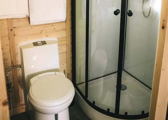 בית נופש Whispers Of The Willow 2 By Tiny Away